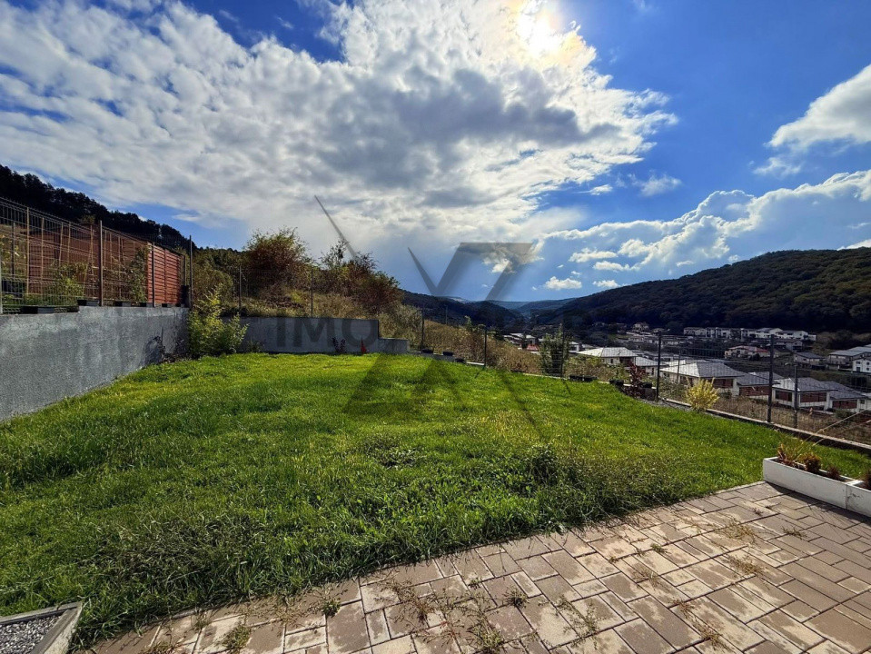 Casa individuala 4 camere ,parțial mobilat ,zona Vivo 
