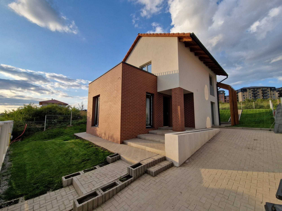 Casă premium la intrare in Chinteni, 514 mp teren, panouri solare