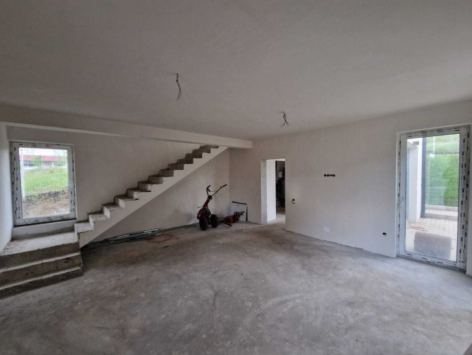 Casă premium la intrare in Chinteni, 514 mp teren, panouri solare