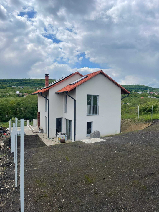 Casă premium la intrare in Chinteni, 514 mp teren, panouri solare