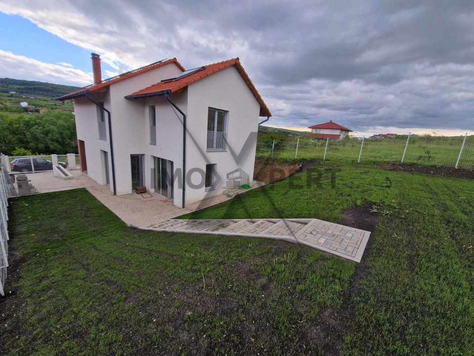 Casă premium la intrare in Chinteni, 514 mp teren, panouri solare