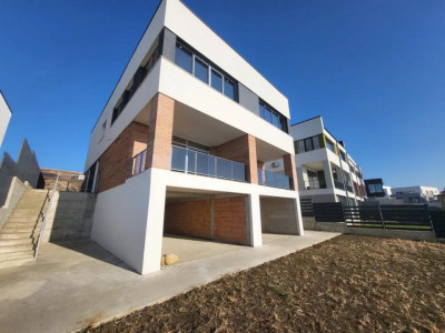 Duplex , 160 mp, zona Voronet