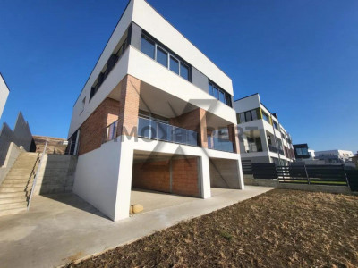 Duplex , 160 mp, zona Voronet