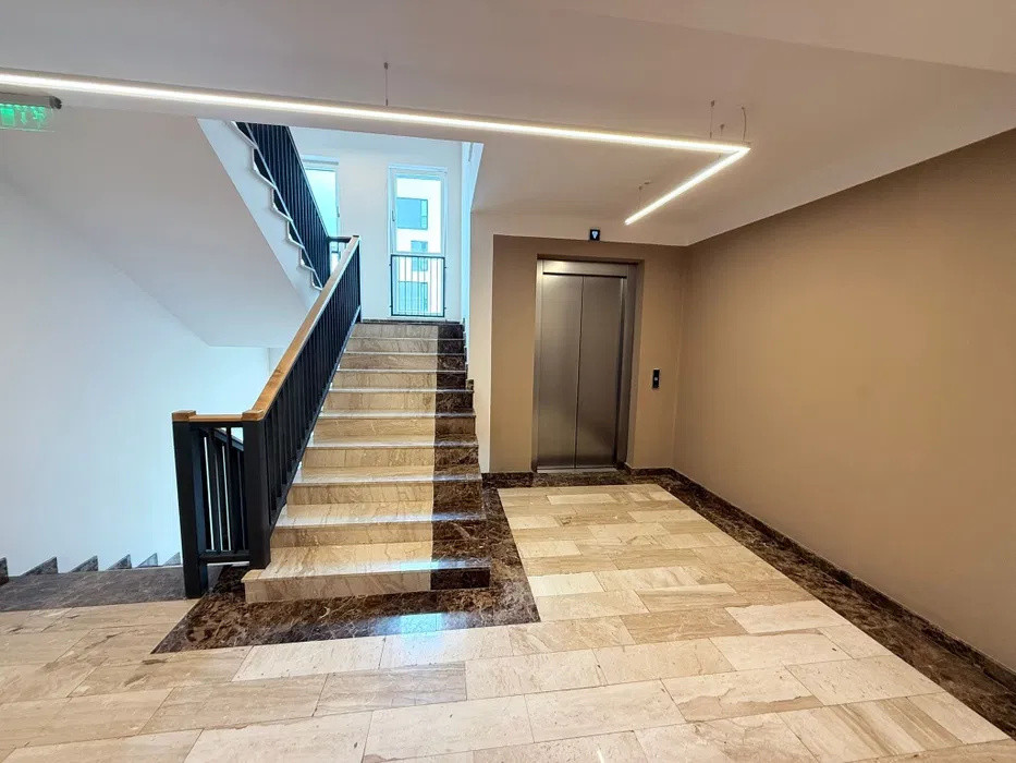 Apartament 3 camere, 73 mp, etaj intermediar, Vivo (Polus Center) Columna