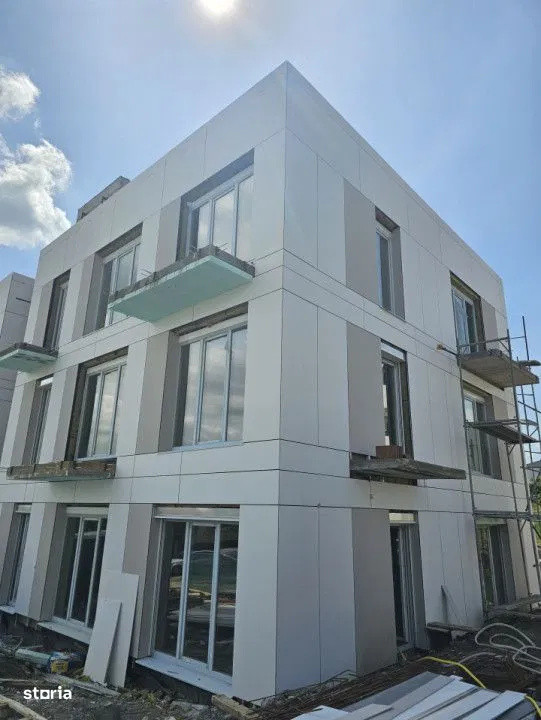 Aparament de 100 metri, Piscina, imobil tip Vila, zona Eugen Ionescu