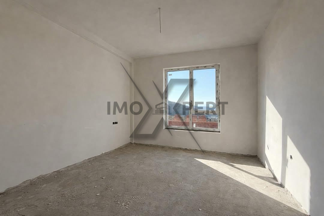 Oferta! Casa de 150 metri, cu Terasa, si Gradina, ,zona Vivo 