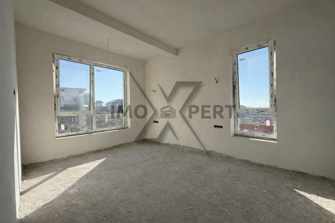 Oferta! Casa de 150 metri, cu Terasa, si Gradina, ,zona Vivo 