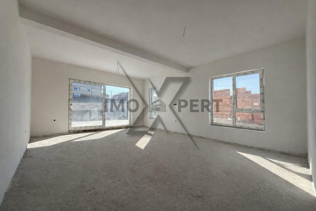 Oferta! Casa de 150 metri, cu Terasa, si Gradina, ,zona Vivo 