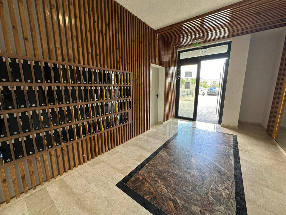 Apartament 3 camere , et intermediar, zona Iulius Mall