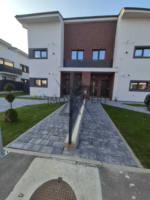 Apartament modern, 100mp, etaj + mansardă, cu grădină și parcare proprie