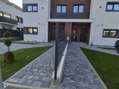 Apartament modern, 100mp, etaj + mansardă, cu grădină și parcare proprie
