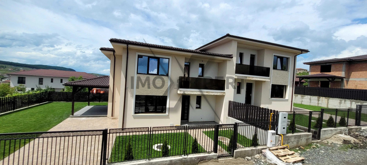 Duplex modern la intrarea în Chinteni, într-o zonă liniștită cu priveliște