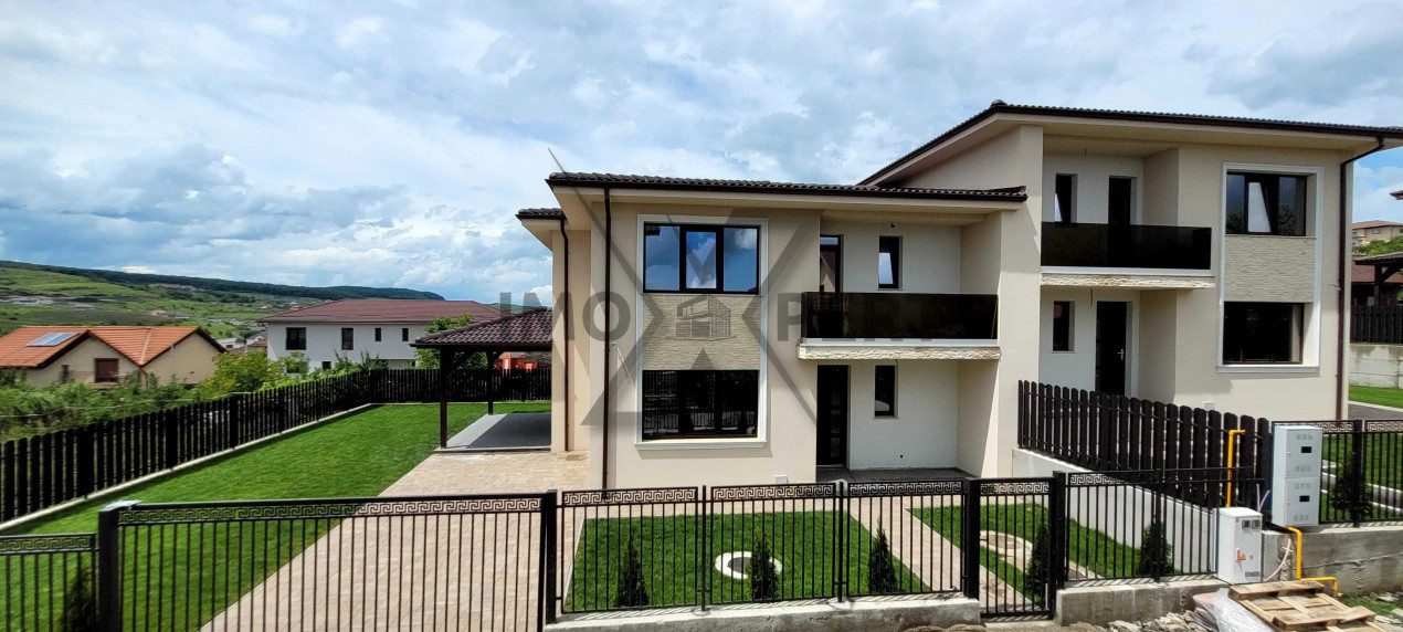 Duplex modern la intrarea în Chinteni, într-o zonă liniștită cu priveliște