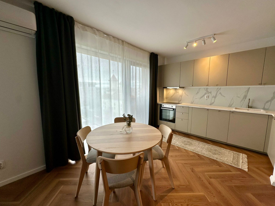 Apartament 2 camere, la cheie, etaj intermediar, zona Iulius Mall