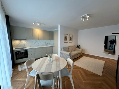 Apartament 2 camere, la cheie, etaj intermediar, zona Iulius Mall