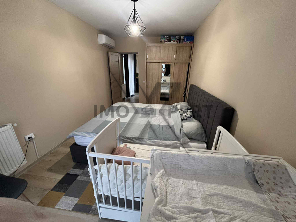 Apartament cu 2 camere, parcare, zona Vivo