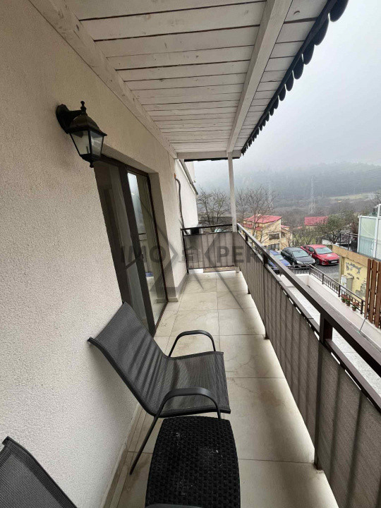 Apartament cu 2 camere, parcare, zona Vivo