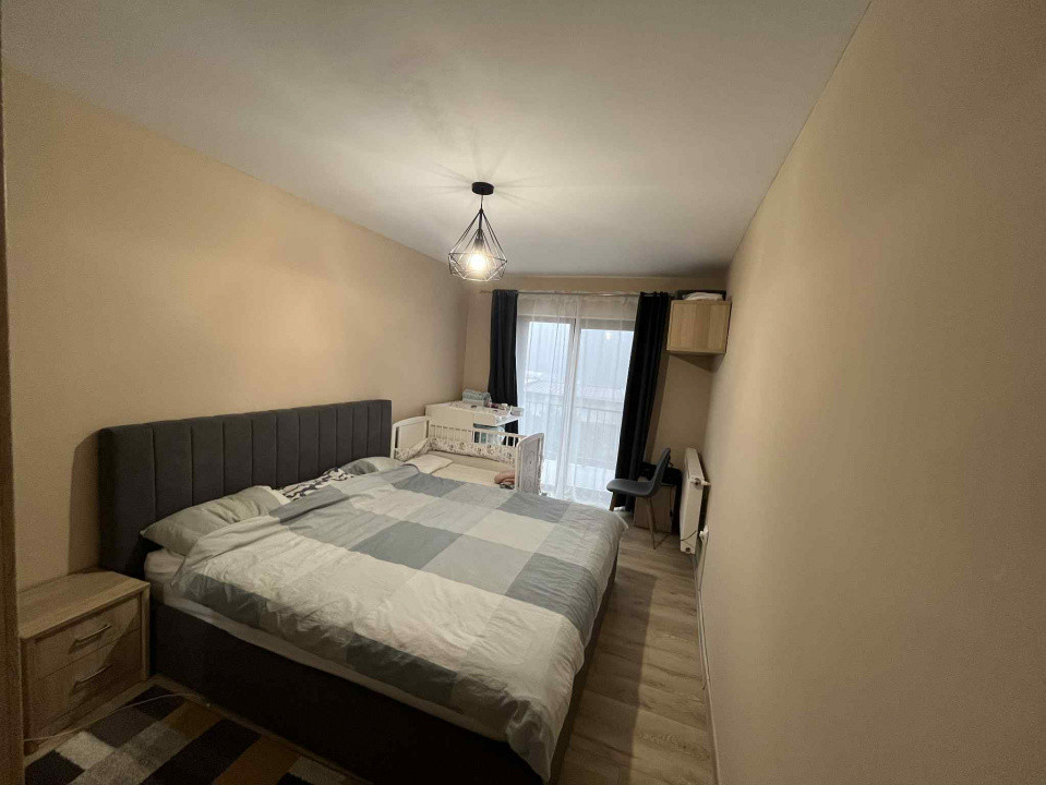 Apartament cu 2 camere, parcare, zona Vivo