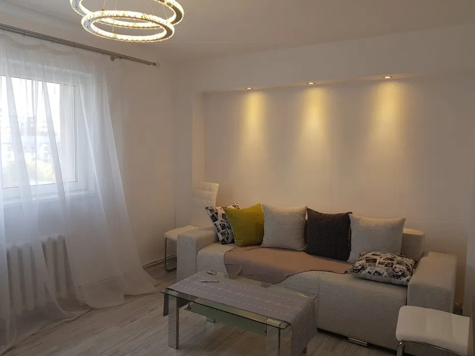 Apartament 2 camere decomandat, langa iulius mall/FSEGA, etaj intermediar. 