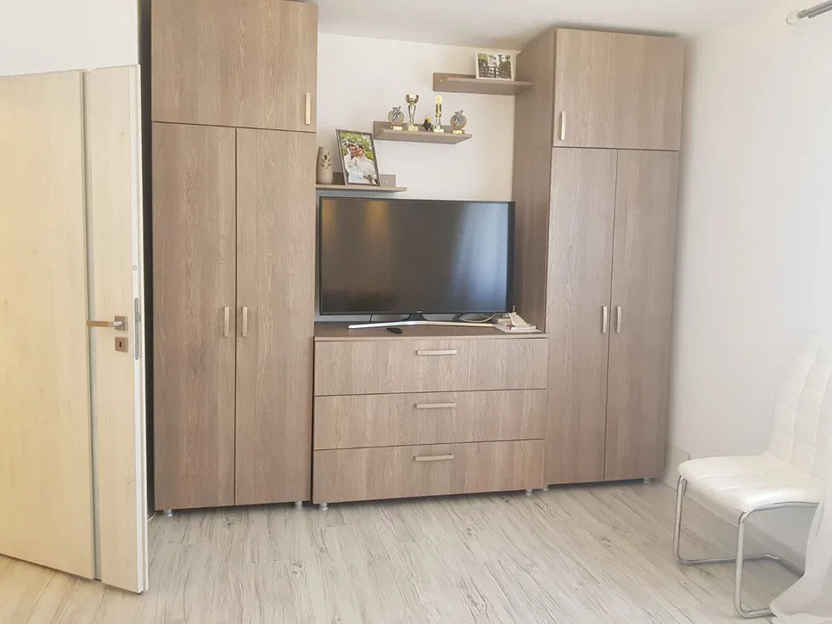 Apartament 2 camere decomandat, langa iulius mall/FSEGA, etaj intermediar. 