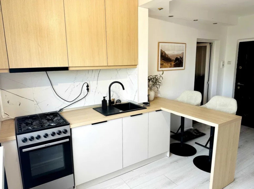 Apartament 2 camere decomandat, etaj intermediar cartier Manastur