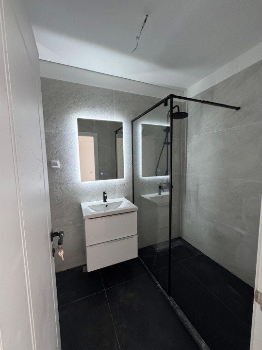 Apartament 2 camere finisat, etaj intermediar, ansamblul Eroilor
