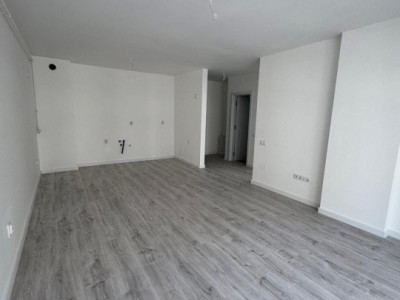 Apartament 2 camere finisat, etaj intermediar, ansamblul Eroilor