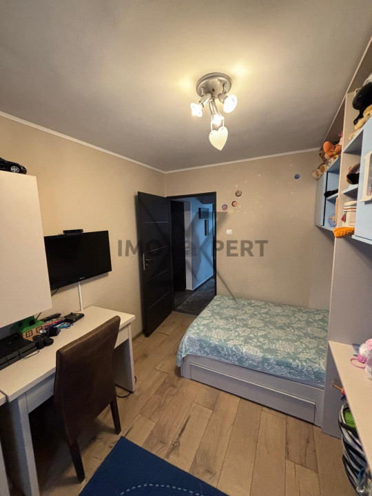 Apartament 3 camere, etaj 2/4, renovat zona luilius Mall