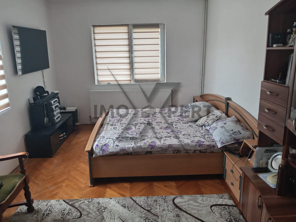 Oferim spre vanzare 2 case individuale intr-o curte generoasa, Mihai Viteazu!