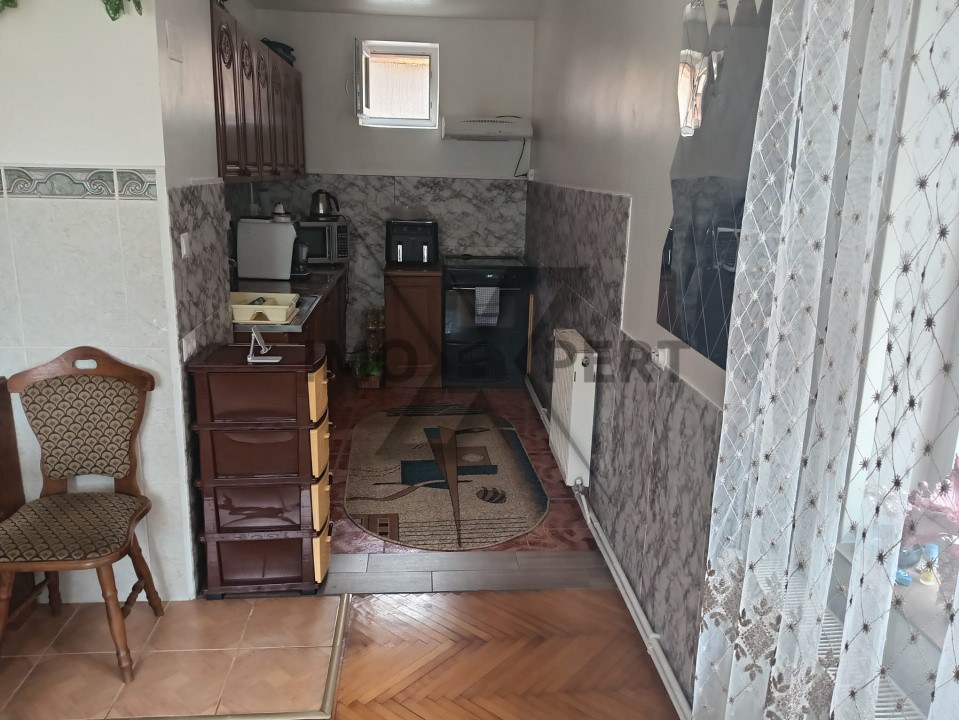 Oferim spre vanzare 2 case individuale intr-o curte generoasa, Mihai Viteazu!