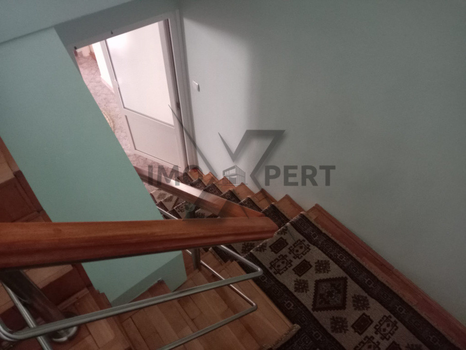 Oferim spre vanzare 2 case individuale intr-o curte generoasa, Mihai Viteazu!