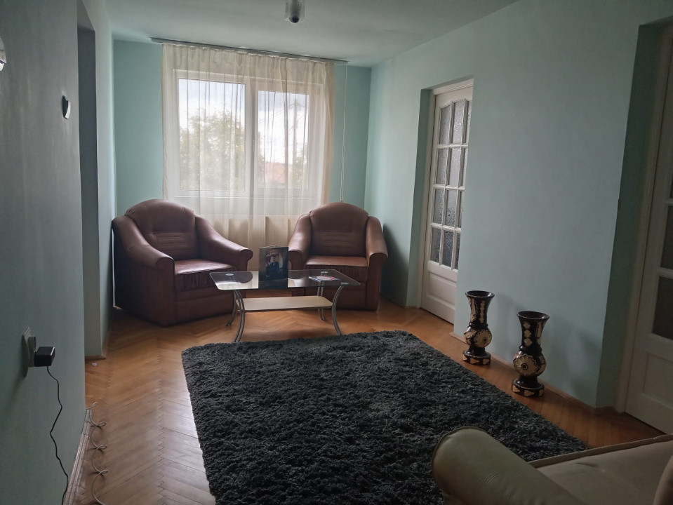 Oferim spre vanzare 2 case individuale intr-o curte generoasa, Mihai Viteazu!