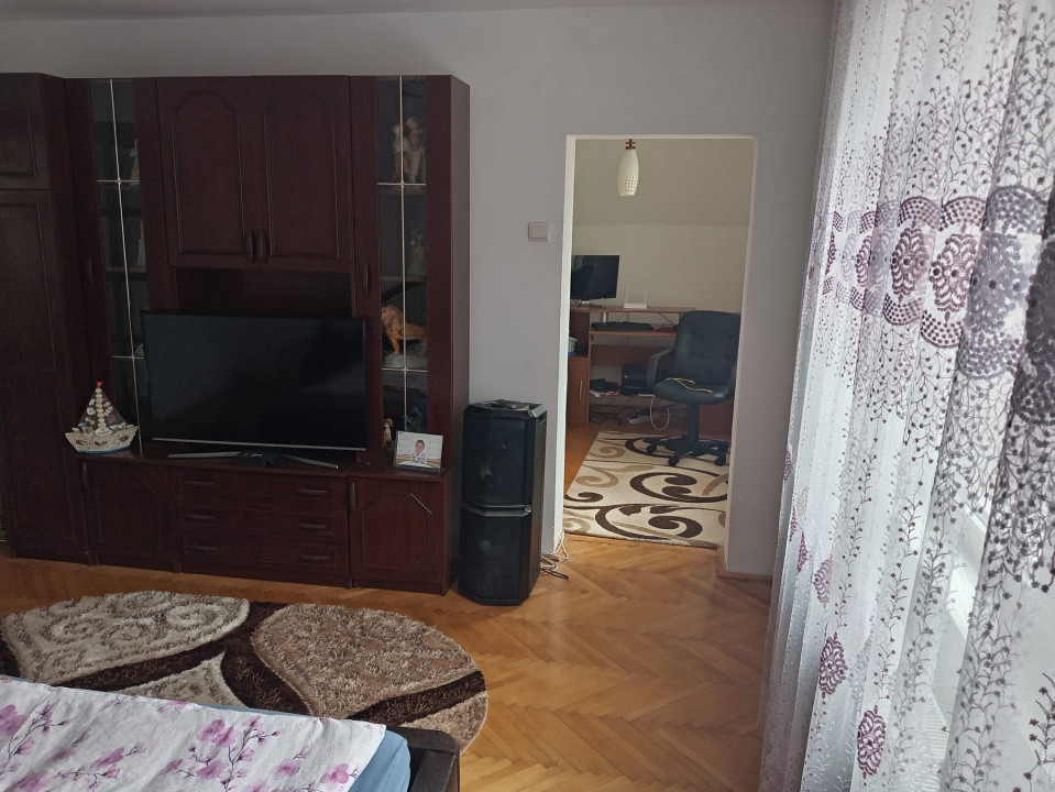 Oferim spre vanzare 2 case individuale intr-o curte generoasa, Mihai Viteazu!