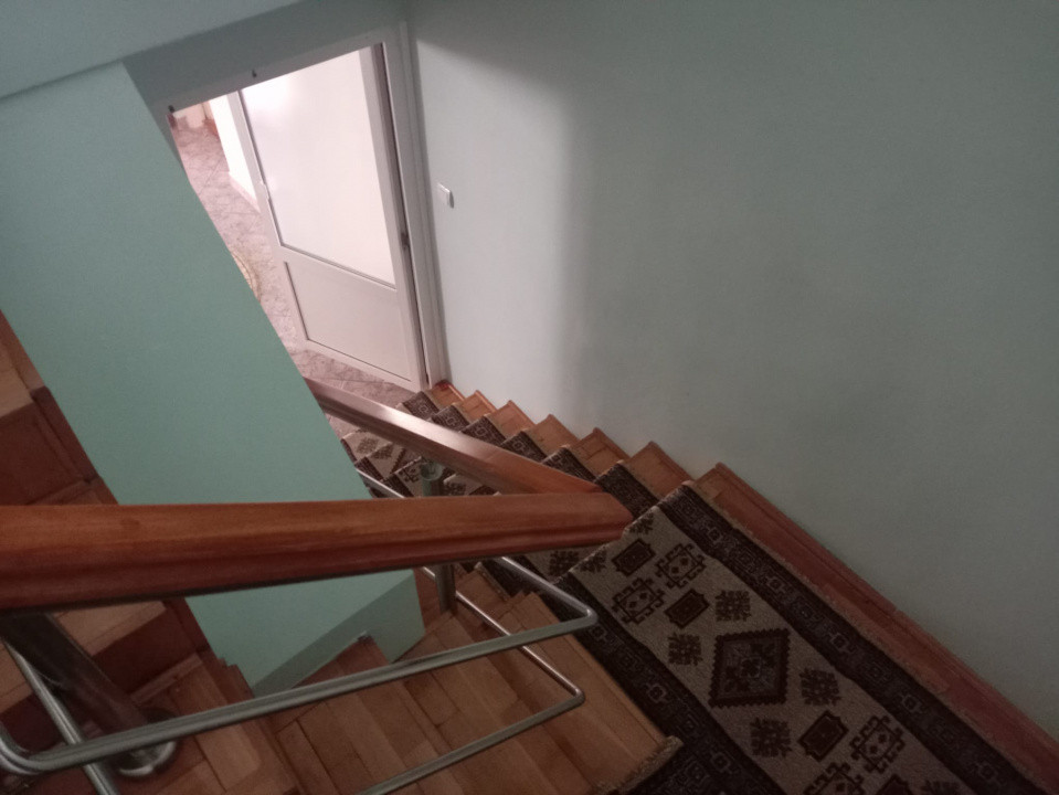 Oferim spre vanzare 2 case individuale intr-o curte generoasa, Mihai Viteazu!