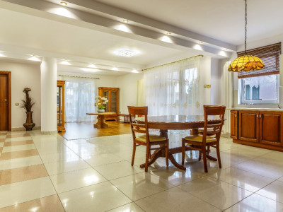 Apartament 99 mp + 2 balcoane, parter înalt – garaj opțional