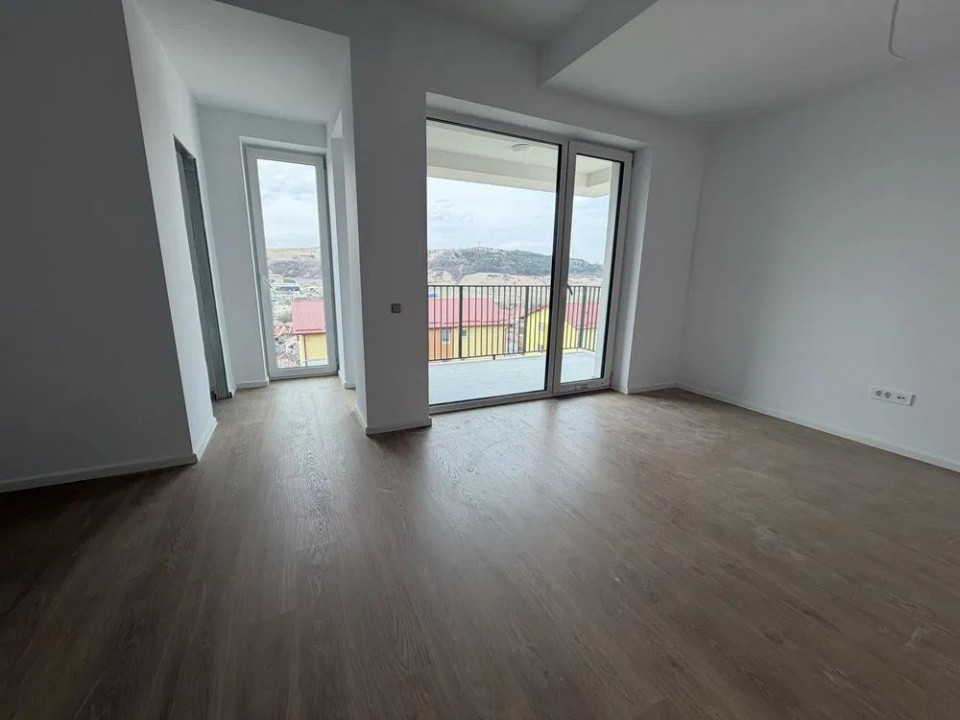 Apartament 3 camere, finisat, parcare, Baciu Regal 