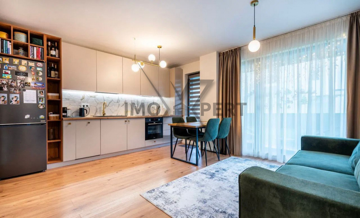 Apartament 3 camere , parcare, zona Vivo 