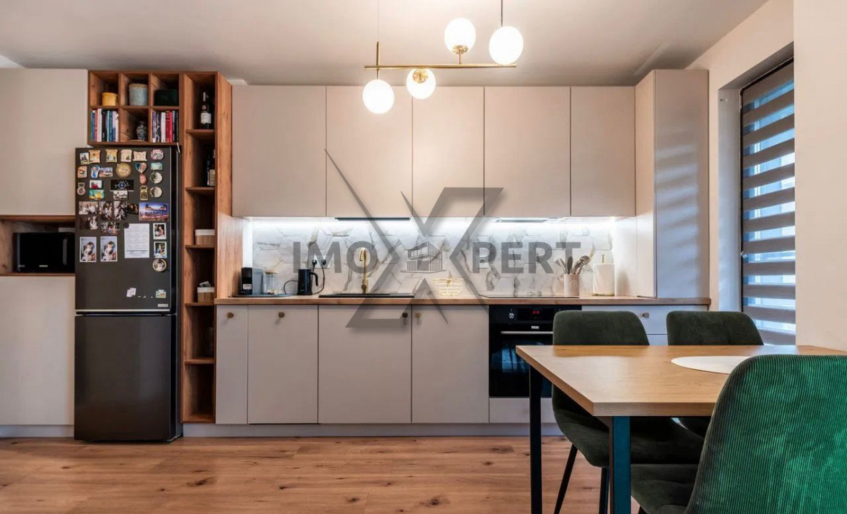 Apartament 3 camere , parcare, zona Vivo 