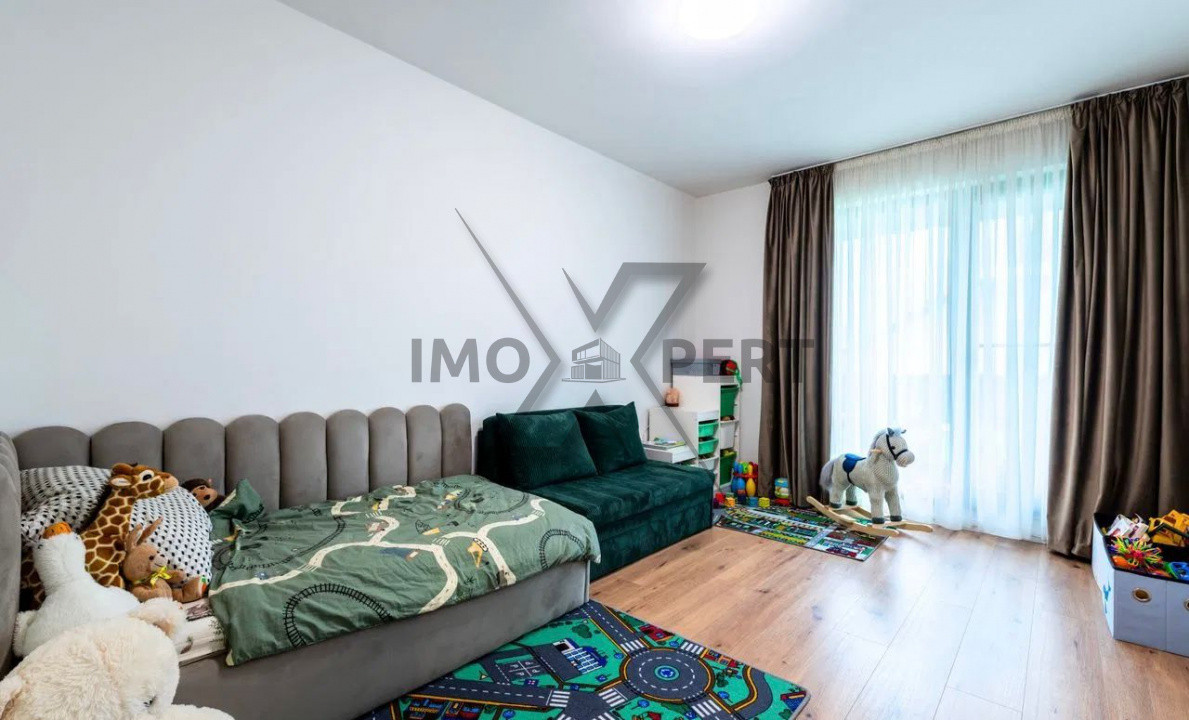 Apartament 3 camere , parcare, zona Vivo 