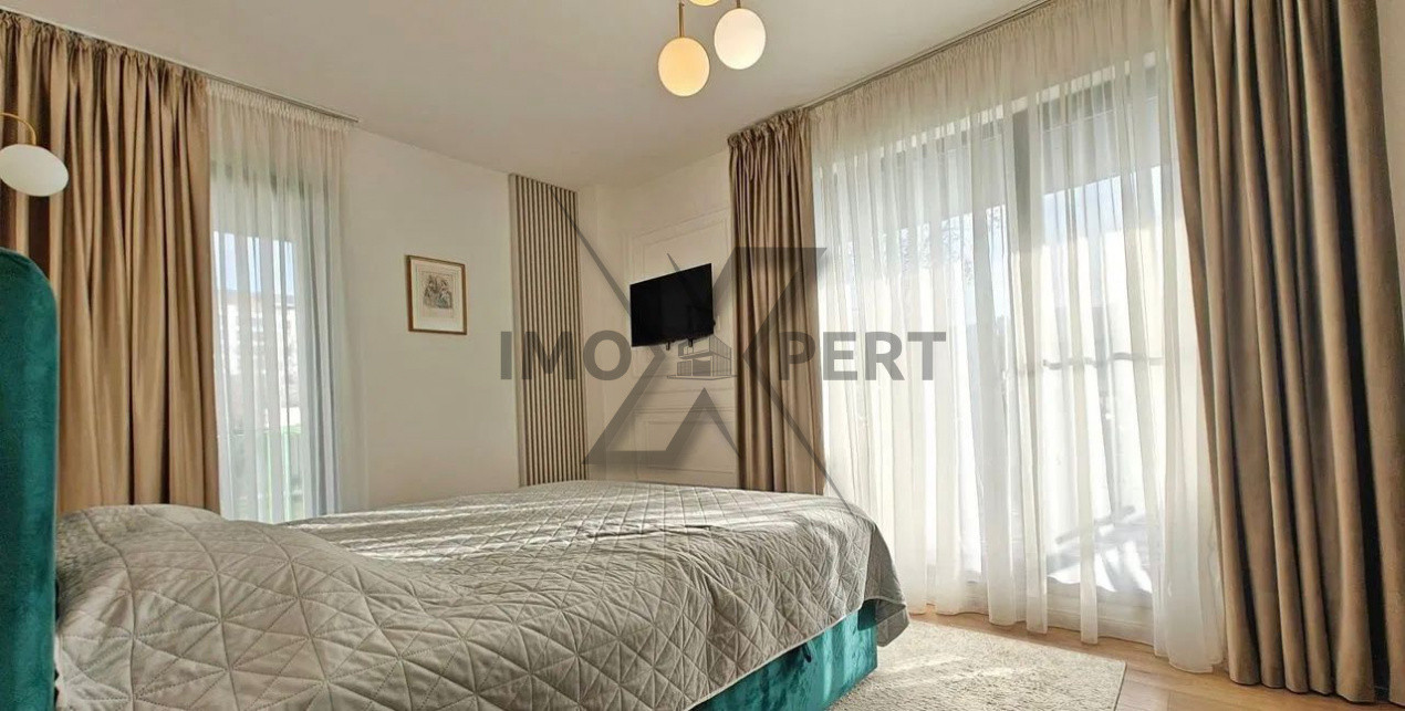 Apartament 3 camere , parcare, zona Vivo 