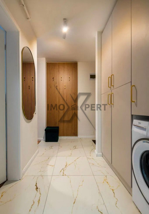 Apartament 3 camere , parcare, zona Vivo 