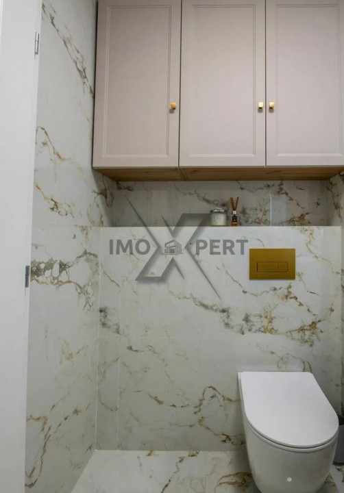 Apartament 3 camere , parcare, zona Vivo 