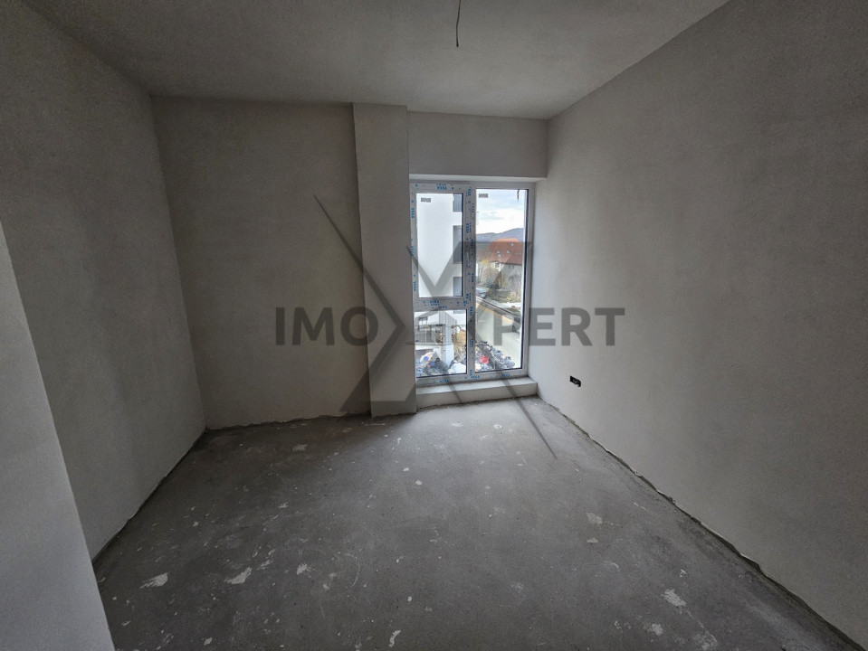 Apartament 3 camere, orientare sud cu priveliste , Baciu Regal 