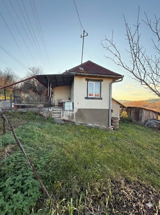 Casa cu teren, 3000mp, la 20 de minute de Cluj, Borsa