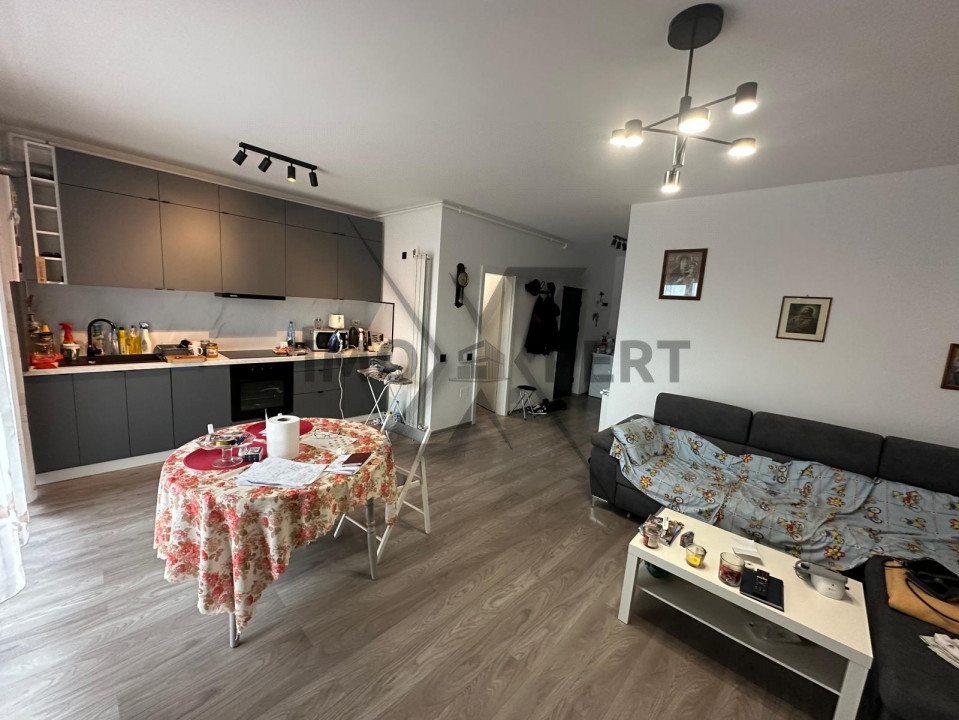 Apartament cu 2 camere, et 1/4 , 58mp, cu garaj zona Regal