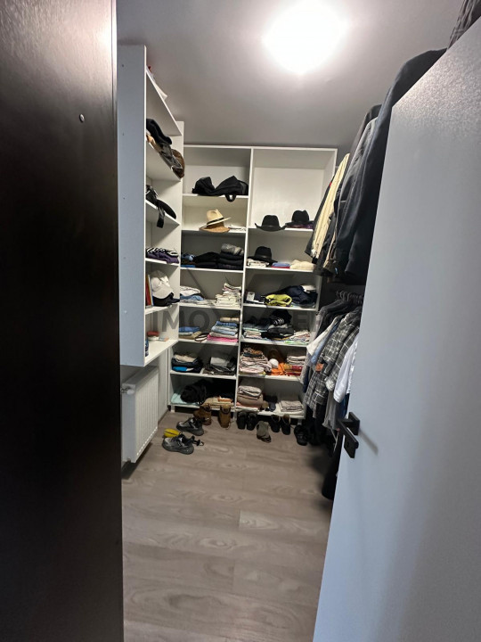 Apartament cu 2 camere, et 1/4 , 58mp, cu garaj zona Regal