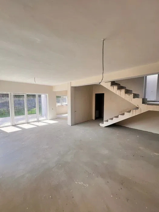 Casa tip duplex de vanzare , Dambul Rotund!