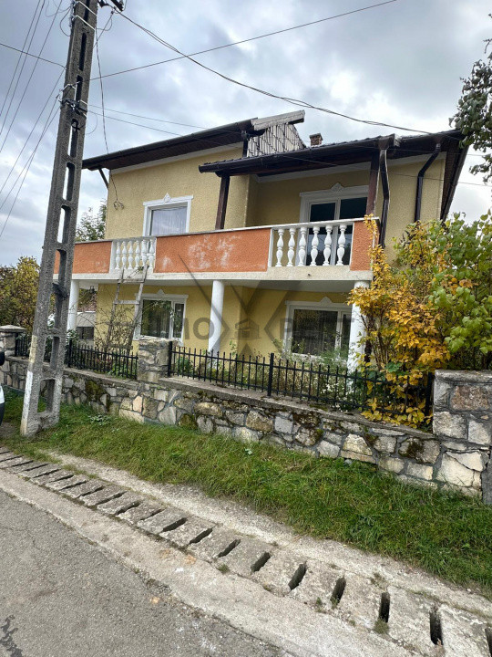 Casa individuala cu 5 camere S+P+1, cu garaj, 533mp teren liber, Suceagu