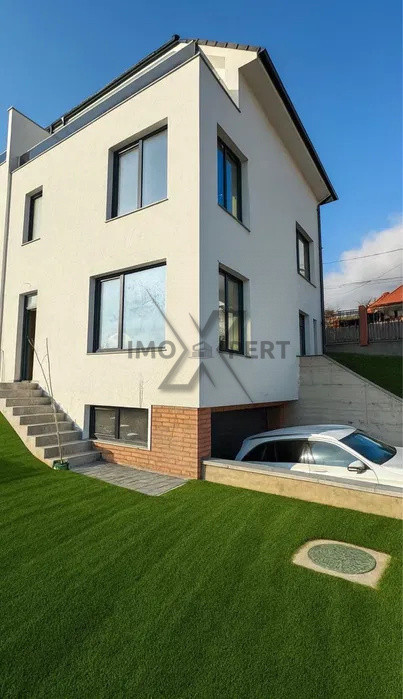 Duplex de 170 m2 utili cu garaj, cartier Dambul Rotund !