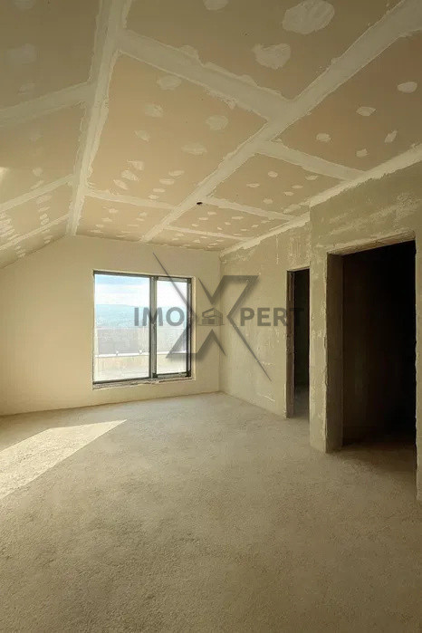 Duplex de 170 m2 utili cu garaj, cartier Dambul Rotund !